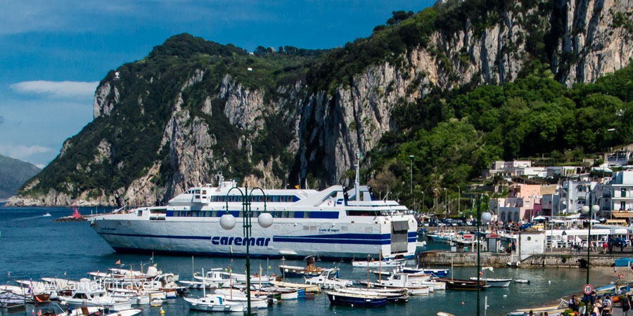 Traghetto Sorrento - isola di Capri, Italia