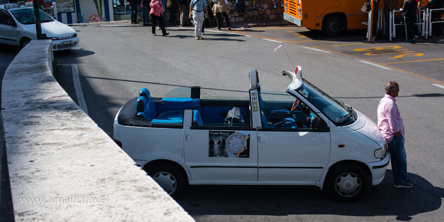 Taxis sur l’île de Capri, Italie