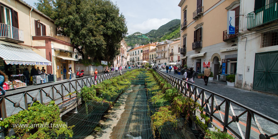 Corso Reginna a Maiori, Italia