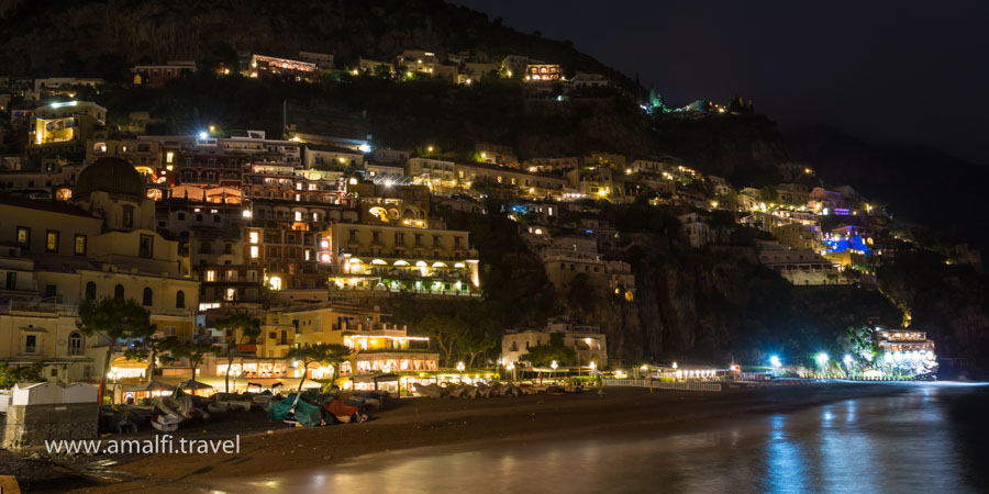 Plaża Grande wieczorem, Positano, Włochy