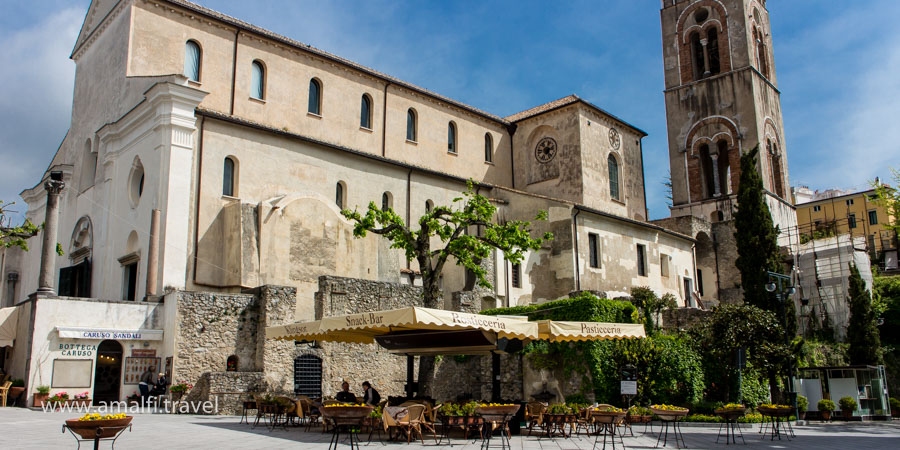 Dom und Piazza Centrale, Ravello, Italien