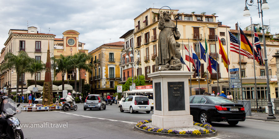 Piața Centrală Tasso din Sorrento, Italia