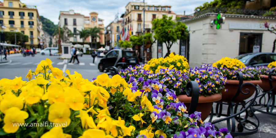 La place Tasso, Sorrente, Italie