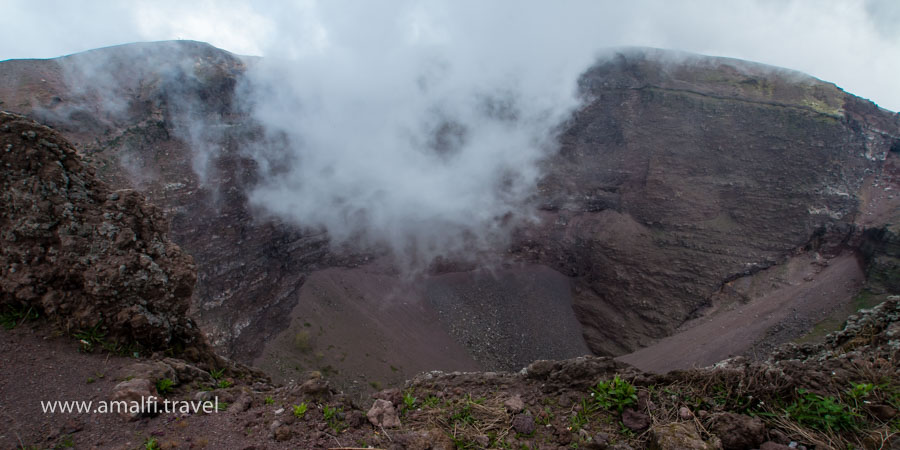 Il cratere del Vesuvio, Italia